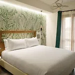 Πανσιόν Urban Karalis By Accomodo 4*