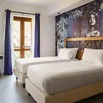 Πανσιόν Urban Karalis By Accomodo 4*
