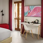 Πανσιόν Urban Karalis By Accomodo 4*