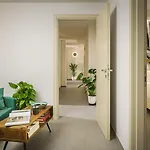 Πανσιόν Urban Karalis By Accomodo 4*